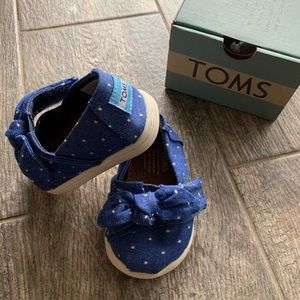 Tom’s Imperial Blue Dot Chambray/Bow Tiny 2